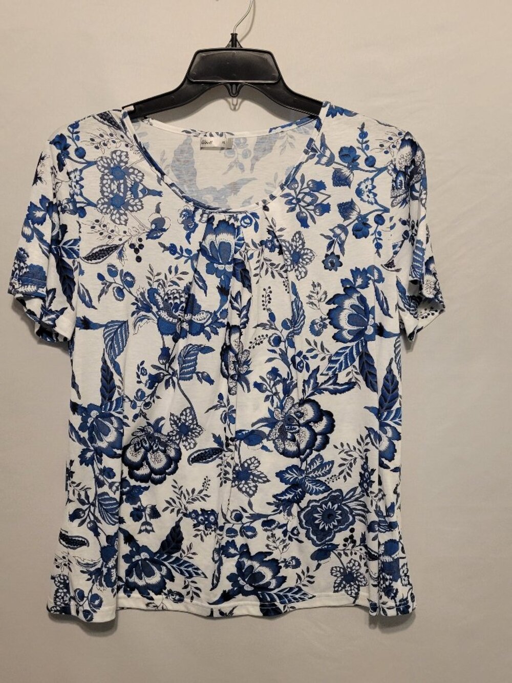 Wiholl Blue and White Floral top jm162